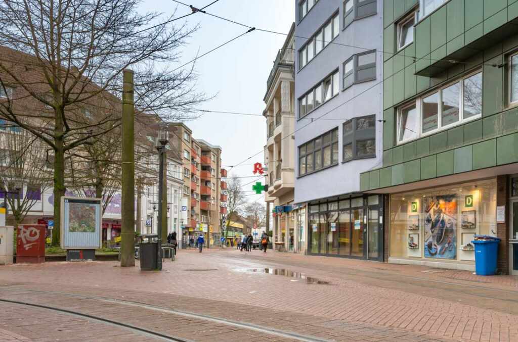 Das Stadtteilzentrum von Essen Borbeck mit Geschäften und Gewerbeimmobilien