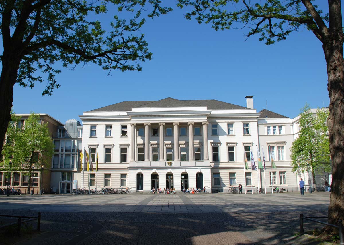 Krefeld Rathaus - Stadtpalais der Seidenbarone