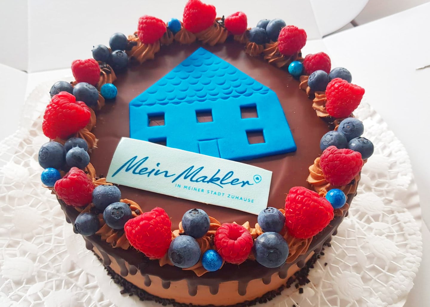 Eine wunderschöne Torte für unsere Mitarbeiter in Essen