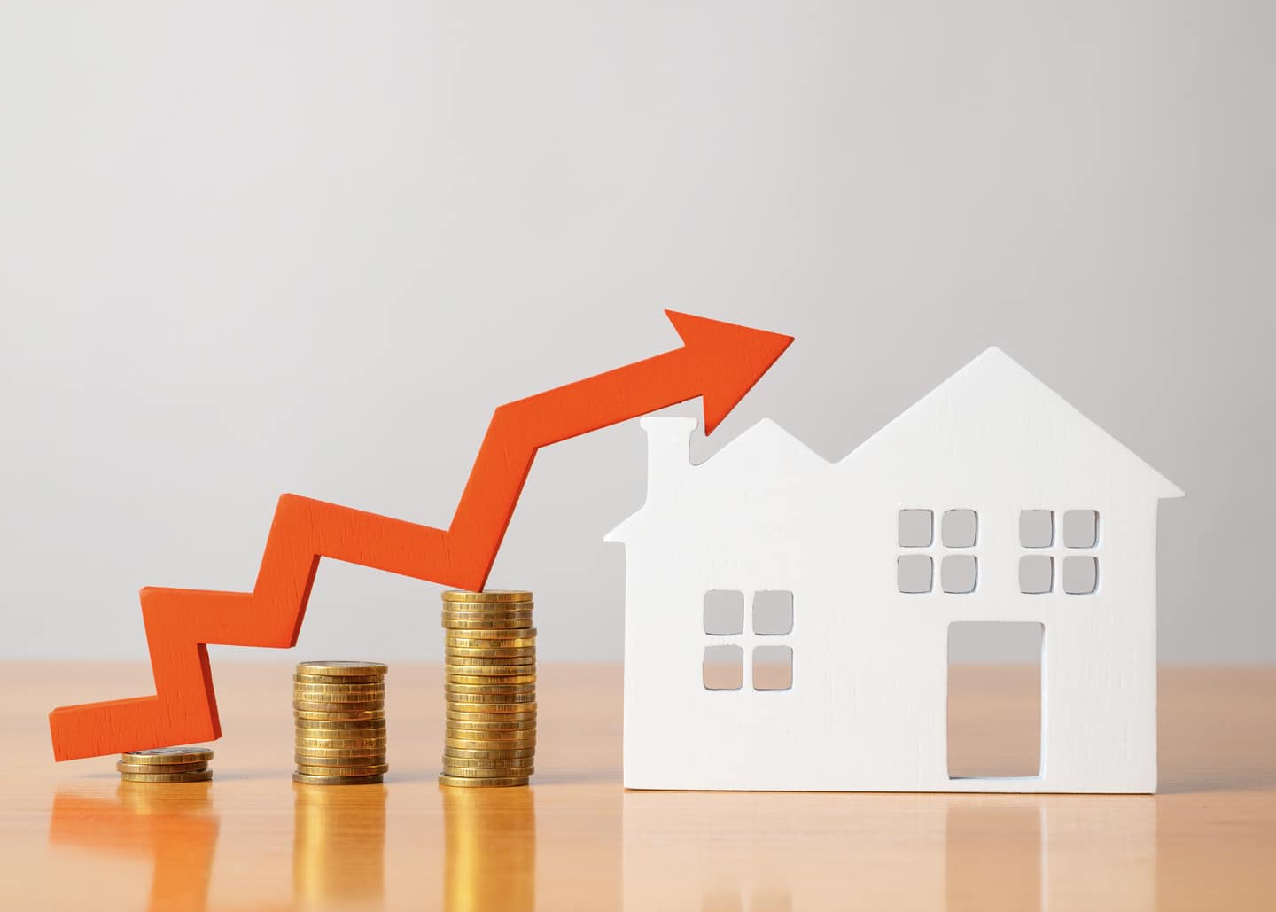 ArtikelbildDie Zinssi­tuation stellt Immobi­li­en­ei­gen­tümer vor große Herausforderungen