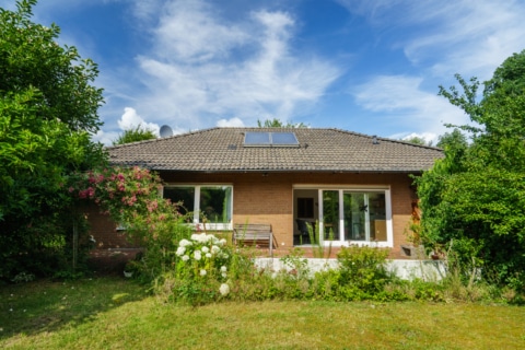 Ihr neues Zuhause mit Potenzial – charmanter Bungalow in famili­en­freund­licher Lage!, 49477 Ibbenbüren, Bungalow
