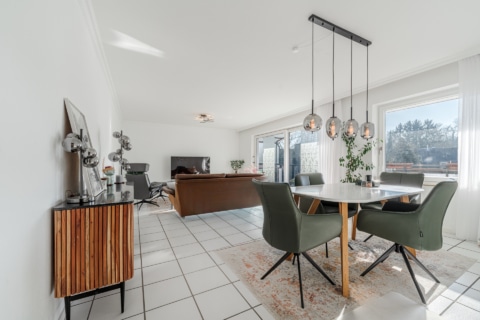 Großzügige Eigen­tums­wohnung mit Balkon in bester Lage von Essen-Rellinghausen, 45134 Essen / Rellinghausen, Etagenwohnung