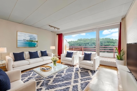 Panora­ma­blick ins Grüne – stilvolle Balkon­wohnung in Dahlhausen !, 44879 Bochum / Dahlhausen, Etagenwohnung