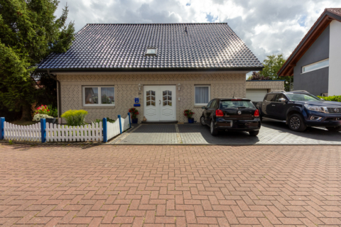 Ihr neues Zuhause-Ein-Zweifamilienhaus in bester Lage, 49179 Ostercappeln, Einfamilienhaus