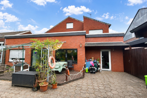 GROSSZÜGIGES MEHRFAMILIENHAUS MIT FÜNF VERMIETETEN WOHNEINHEITEN IN MÜNSTER-GELMER, 48157 Münster, Mehrfamilienhaus