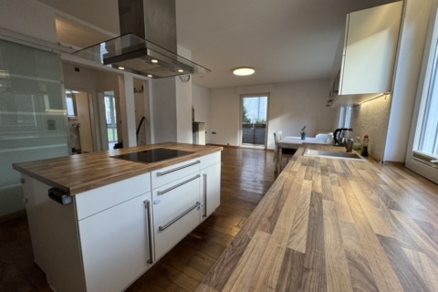 Stilvolle 4-Zimmer-Wohnung mit Kamin und Balkon!, 44789 Bochum, Maisonettewohnung