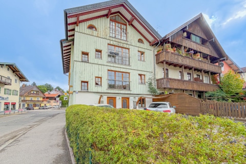 Charmantes, denkmalgeschütztes MFH in Bad Tölz – saniert, vermietet & mit Zukunftspotenzial, 83646 Bad Tölz, Mehrfamilienhaus