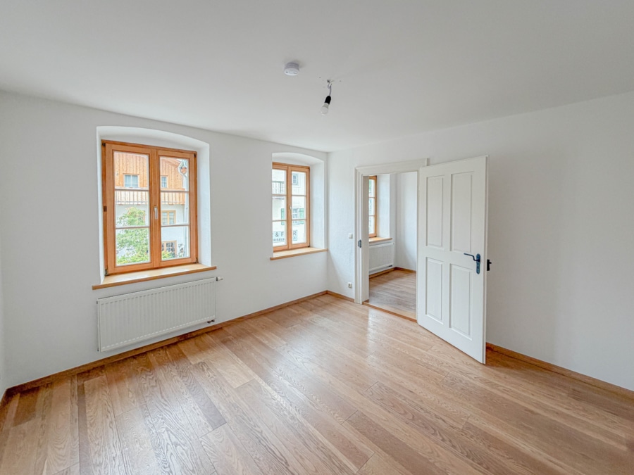 Zimmer 1 - Charmantes, denkmalgeschütztes MFH in Bad Tölz – saniert, vermietet & mit Zukunftspotenzial