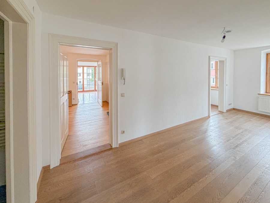 Flur - Charmantes, denkmalgeschütztes MFH in Bad Tölz – saniert, vermietet & mit Zukunftspotenzial