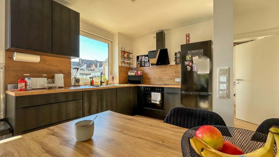 Küche - TRAUMHAFTE CITYWOHNUNG MIT BLICK ZUR EMS - FRISCH SANIERT