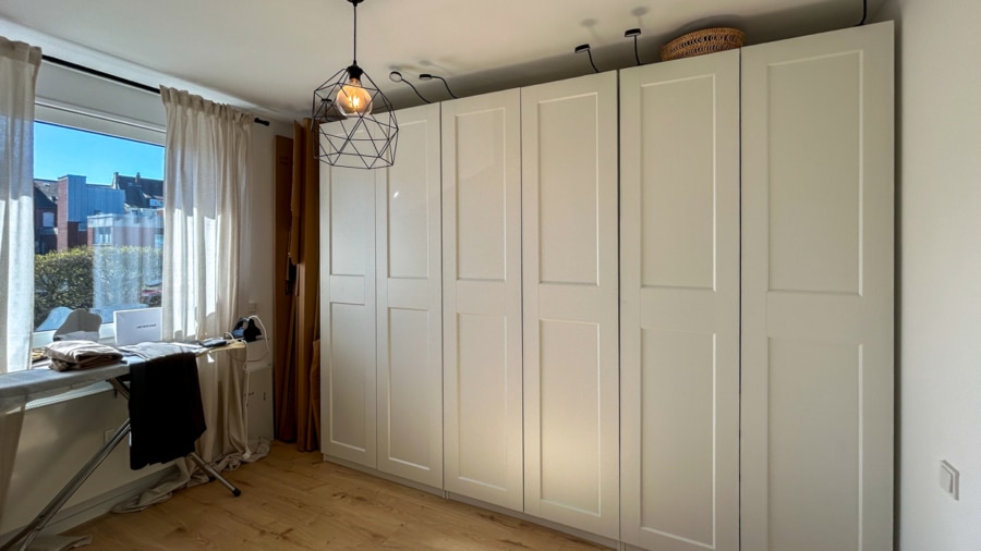 Schlafzimmer - TRAUMHAFTE CITYWOHNUNG MIT BLICK ZUR EMS - FRISCH SANIERT