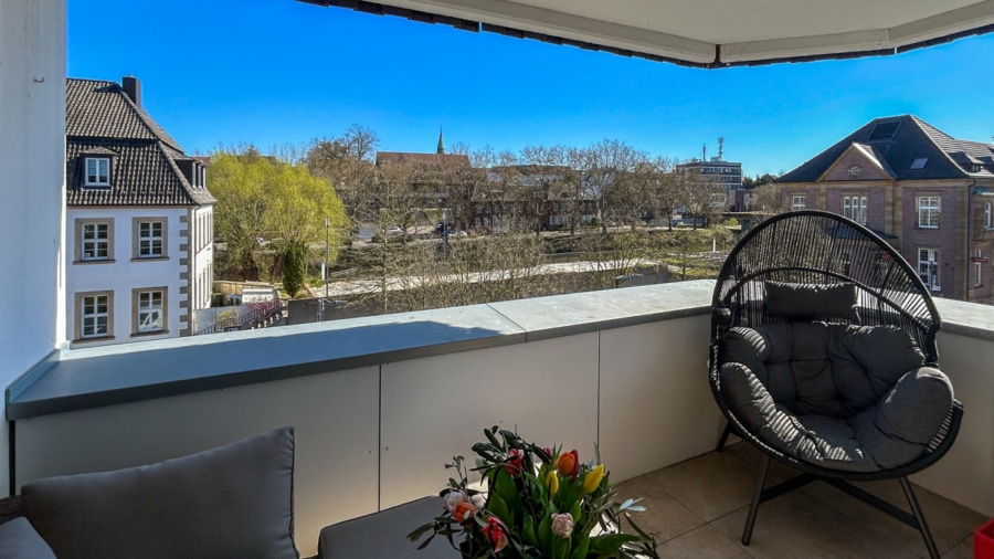 Ausblick - TRAUMHAFTE CITYWOHNUNG MIT BLICK ZUR EMS - FRISCH SANIERT