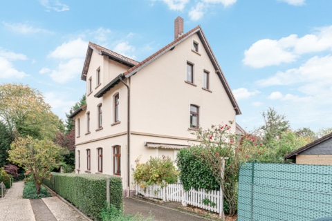 Mehrge­ne­ra­tio­nenhaus mit Potenzial!, 44879 Bochum / Linden, Mehrfamilienhaus