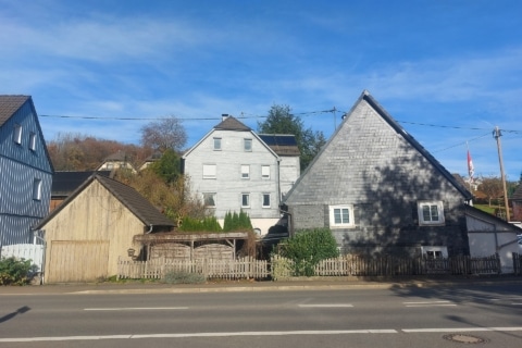 Leben mit Charme – Fachwerkhaus in zentraler Lage, 51643 Gummersbach, Einfamilienhaus