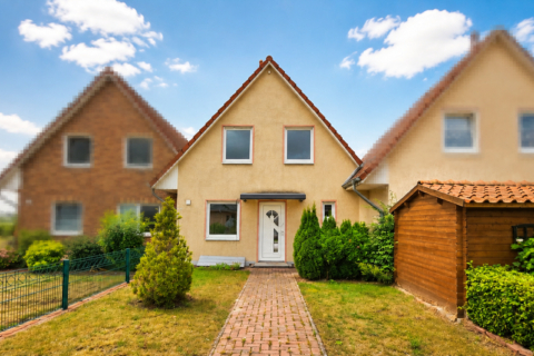 Famili­en­glück, das bezahlbar bleibt, 27259 Varrel, Reihenmittelhaus