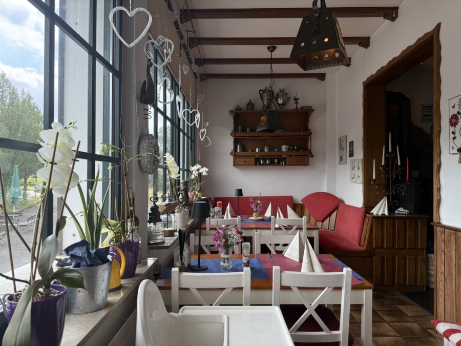 Sitzplätze Gaststube - Charmantes Gastronomieensemble mit Traumwohnung – perfektes Zusammenspiel aus Leben und Beruf!