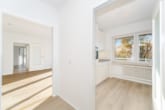 Blick zur Küche und Wohnzimmer