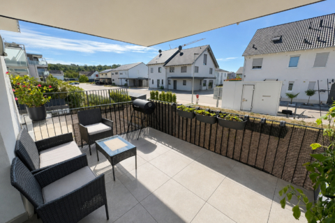 Attraktive 3-Zimmer-Wohnung mit sonnigem Balkon, 77975 Ringsheim, Etagenwohnung