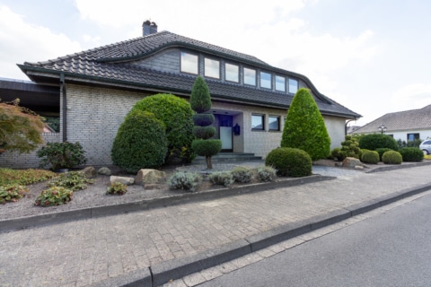 Höchste Lebens­qua­lität – in begehrter Lage von Dinklage Ein/Zweifamilienhaus, Mehrgenerationenhaus, 49413 Dinklage, Villa