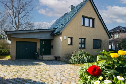 Bestand trifft Vision I 976 qm Grund­stück mit 3 WE Potenzial, 22869 Schenefeld, Einfamilienhaus