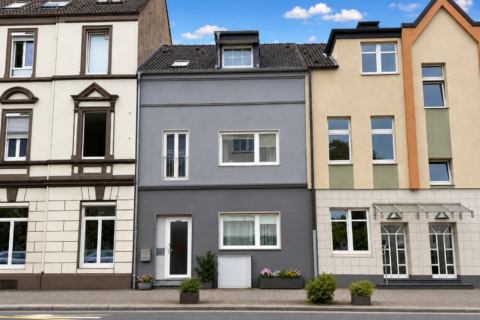 Zweifa­mi­li­enhaus mit Zukunft!, 45138 Essen / Huttrop, Zweifamilienhaus