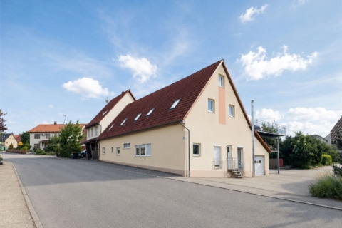 Inves­tieren mit Perspektive 6 Wohnein­heiten | Werkstatt | 3.330 m² Grundstück, 89191 Nellingen, Haus