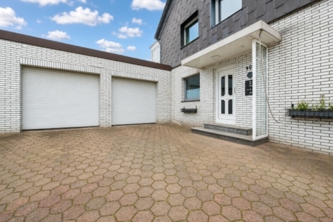 Garten­blick inklusive!, 44894 Bochum / Werne, Zweifamilienhaus