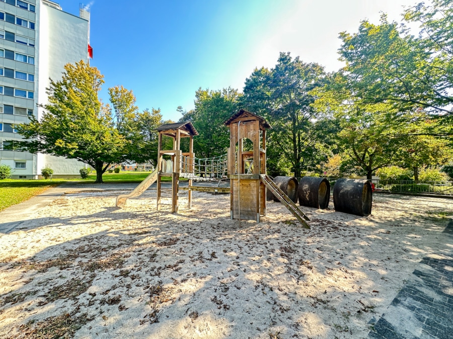 Spielplatz - Großzügiges Wohnen über den Dächern Ettlingens