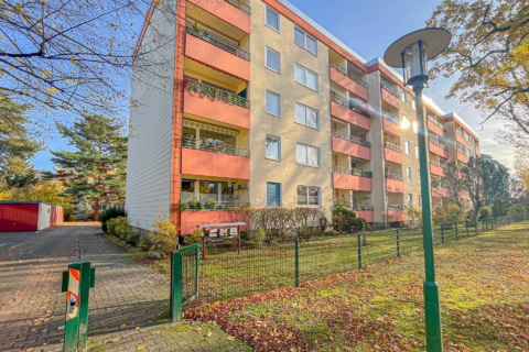 Bezugsfrei & mit Potenzial- Sonnige 3-Zimmer-Wohnung mit Balkon, 13593 Berlin, Etagenwohnung