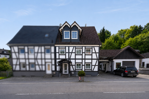 Haus mit Platz für Gewerbe, Hobby und individuelle Ideen, 51647 Gummersbach, Doppelhaushälfte