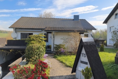 Bungalow mit An- und Umbaumöglichkeiten, 51588 Nümbrecht, Einfamilienhaus