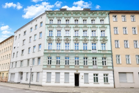 1.OG - 2-Zimmerwohnung Charmant, hell und bezugsbereit, 13585 Berlin, Etagenwohnung
