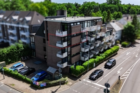 Moder­ni­siert. Stilvoll. Bezugsfrei., 51427 Bergisch Gladbach, Etagenwohnung