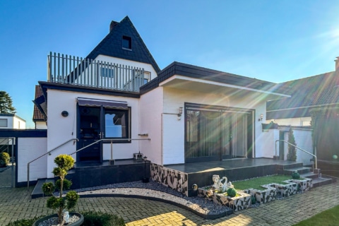FAMILIENHAUS MIT TRAUMGARTEN IN RUHIGER LAGE, 48565 Steinfurt-Borghorst, Einfamilienhaus