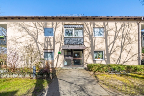 Renovie­rungs­be­dürftige 3-Zimmer-Wohnung mit durch­dachtem Grundriss in Ismaning, 85737 Ismaning, Etagenwohnung