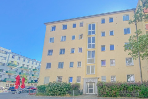 Attraktive Rendite * BEFRISTET* vermietete Wohnung mit Balkon in Charlot­ten­burgs Top Lage, 10589 Berlin, Etagenwohnung