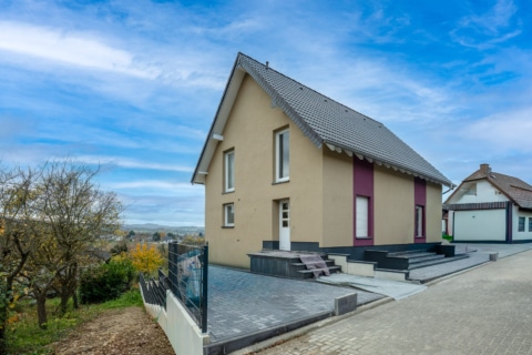 Für Heimat­ver­bundene neu gezimmert!, 53902 Bad Münstereifel / Kirspenich, Einfamilienhaus