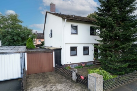 Doppel­haus­hälfte in Katzwang mit viel Potential, 90453 Nürnberg / Katzwang, Doppelhaushälfte