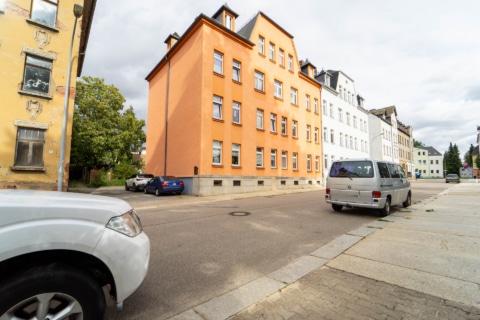 Die Belohnung für langes suchen, 09212 Limbach-Oberfrohna, Mehrfamilienhaus