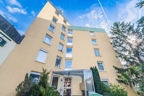 Charmantes 1-Zimmer-Apartment mit Balkon – Nähe BMW / Olympiapark, 80807 München / Milbertshofen, Etagenwohnung