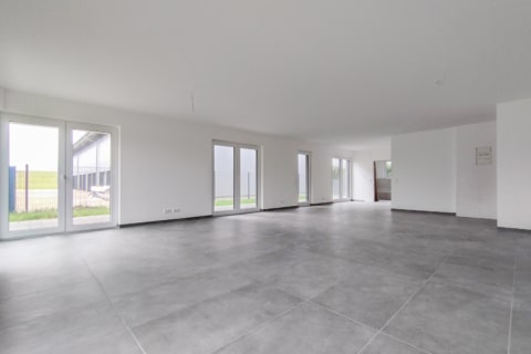 Gewer­be­fläche im exklu­siven Neubau, 35423 Lich, Bürohaus