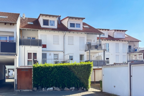Stilvoll renoviert mit Balkon, 68753 Waghäusel, Etagenwohnung
