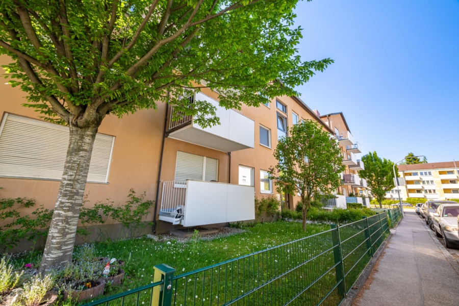 Straßenansicht / Hausansicht:  Willkommen in der Pachemstraße: Ruhige Lage mit netter Nachbarschaft – hier lebt es sich entspannt mitten in Berg am Laim - Licht, Luft & Lebensfreude – 2 Zimmer zum Verlieben in Berg am Laim