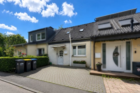 Attrak­tives Reihenhaus mit sonnigem Südgarten!, 45309 Essen / Kray, Reihenmittelhaus