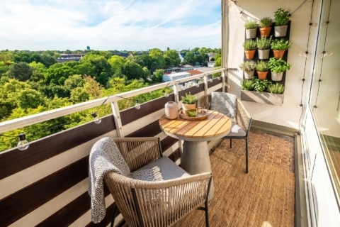 Licht. Weite. Dom-Blick. Naherho­lungspark – Leerste­hende 2-Zimmer-Wohnung in&nbsp;Köln, 51103 Köln / Höhenberg, Etagenwohnung