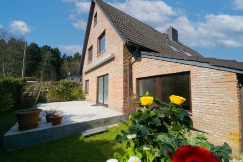 Ruhiges Wohnen für Familien oder Paare mit Platzbedarf, 25421 Pinneberg, Doppelhaushälfte