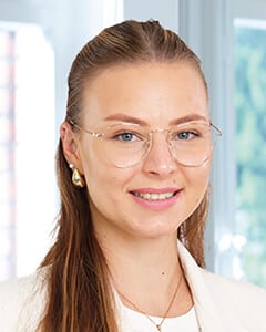 Julia Kuhn,