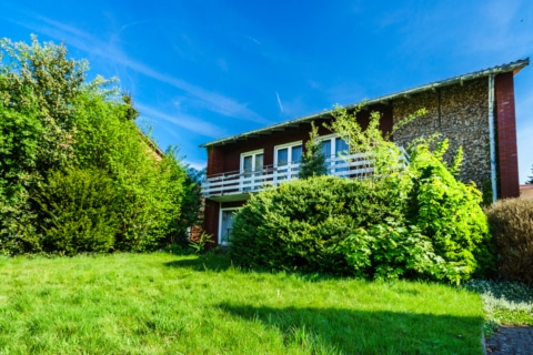 Großes Einfa­mi­li­enhaus auf Traum­grund­stück – ideal für Familien oder als Generationenwohnen!, 49509 Recke, Einfamilienhaus