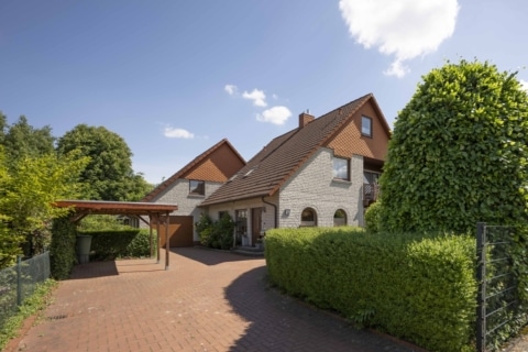 Famili­en­traum in Bestlage mit Einlie­ger­wohnung und Photovoltaik, 49406 Barnstorf, Einfamilienhaus