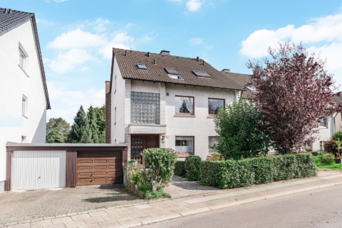 Multi­talent in Überruhr: Dreifa­mi­li­enhaus für Anleger, Selbst­nutzer & Kombinierer, 45277 Essen, Mehrfamilienhaus